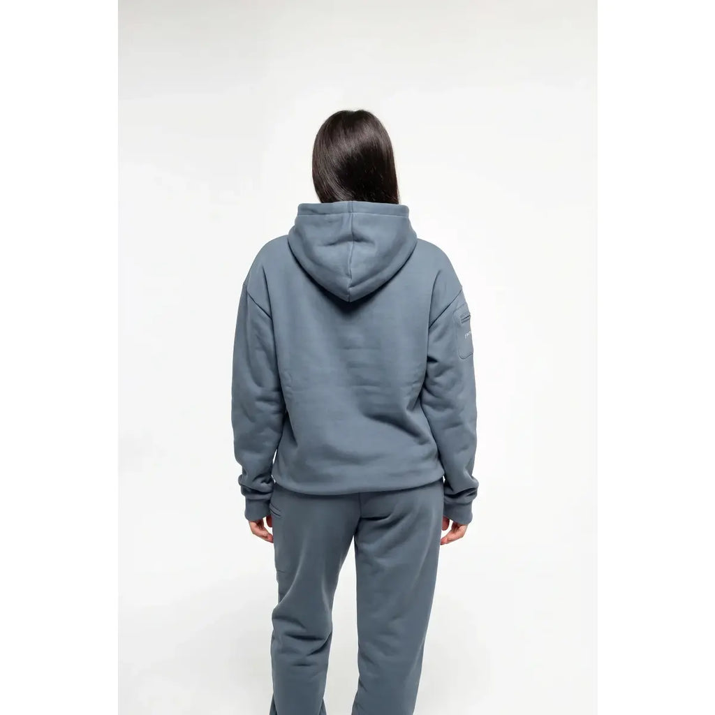 mirror:https://cdn.shopify.com/s/files/1/0085/6100/0510/files/avionlux-dream-premium-travel-hoodie-431.webp?v=1778352484